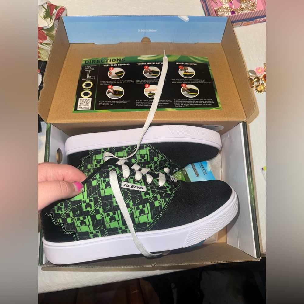 Minecraft Heelys - Picture 2 of 5